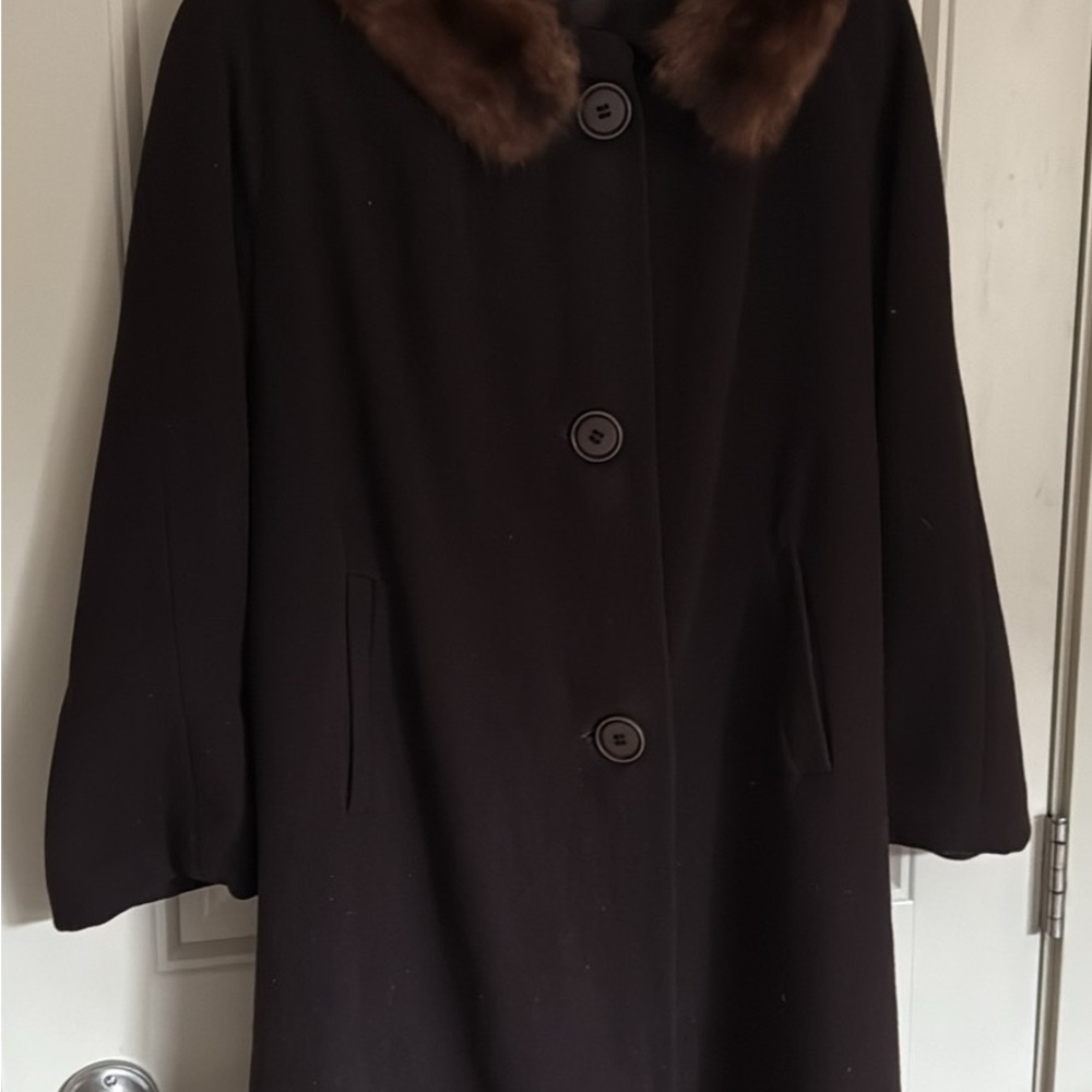 Brown 100% wool coat with Brown Fur Collar